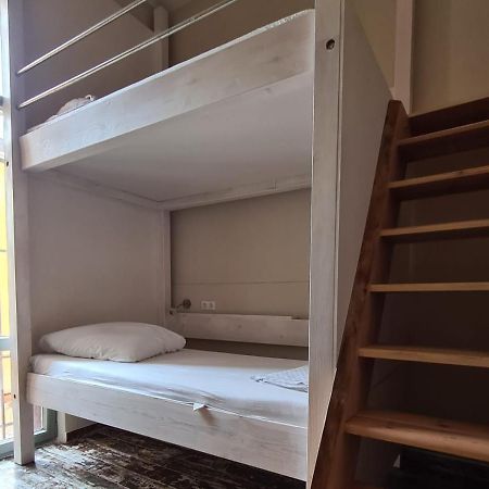 Jetpak Alternative Eco Hostel Салоніки Екстер'єр фото